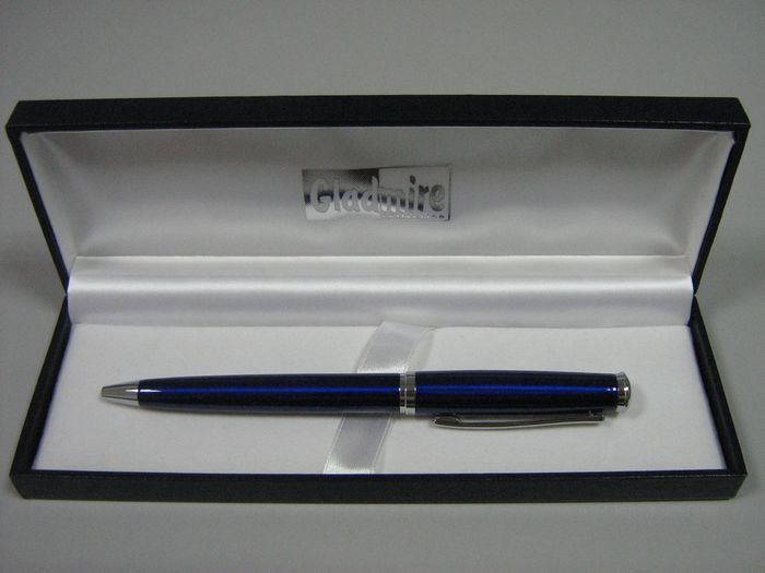 Ручка шариковая в подарочной коробке (синие чернила)