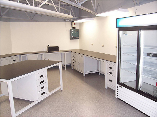 Мебель лабораторная для химических лабораторий
