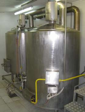 Резервуар для пастеризованного молока ТМВ-4000 4 куб м (с рубашками охлаждения мешалкой и пультом управления 2)
