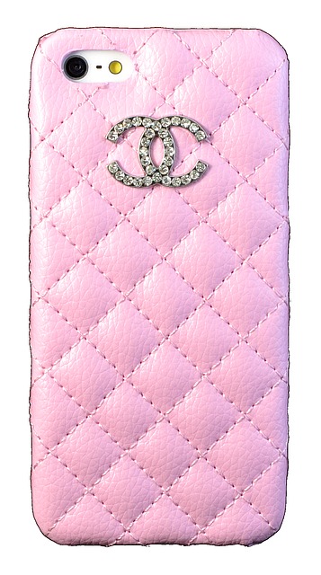 Крышка iPhone 5 Chanel бледно-розовая прошитая