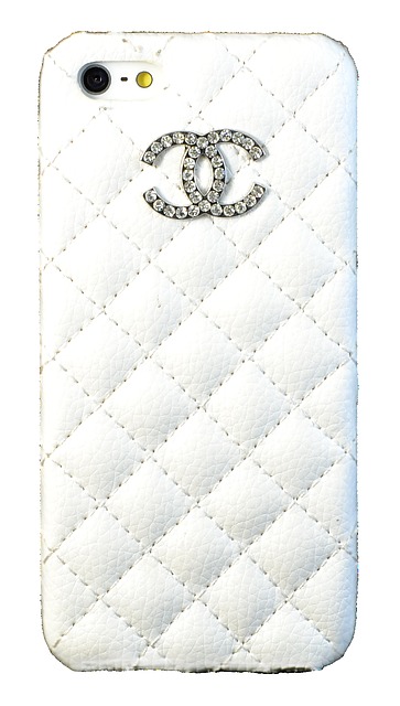 Крышка iPhone 5 Chanel белая прошитая