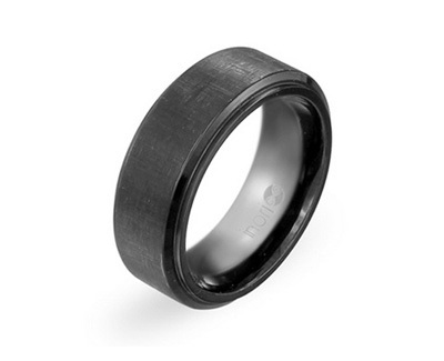 Кольцо стальное черного цвета с потертой поверхностью. Коллекция Потертость