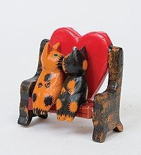 В1-0287 статуэтки mini кот и кошка на коричневом диване с сердцем (в упаковке) (784642)