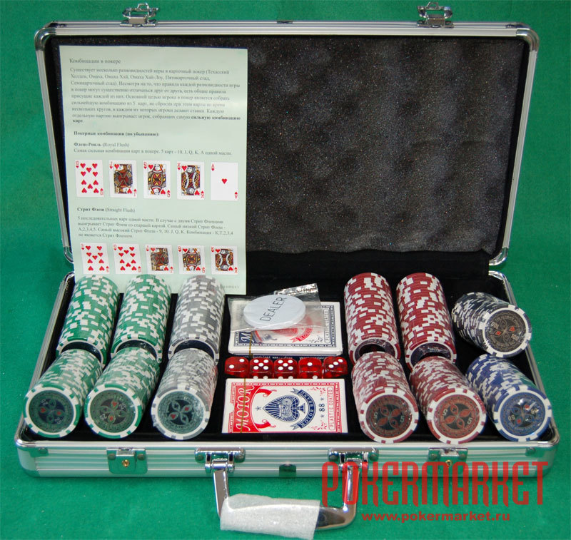 Набор для игры в покер ULTIMATE 300 (300 фишек)