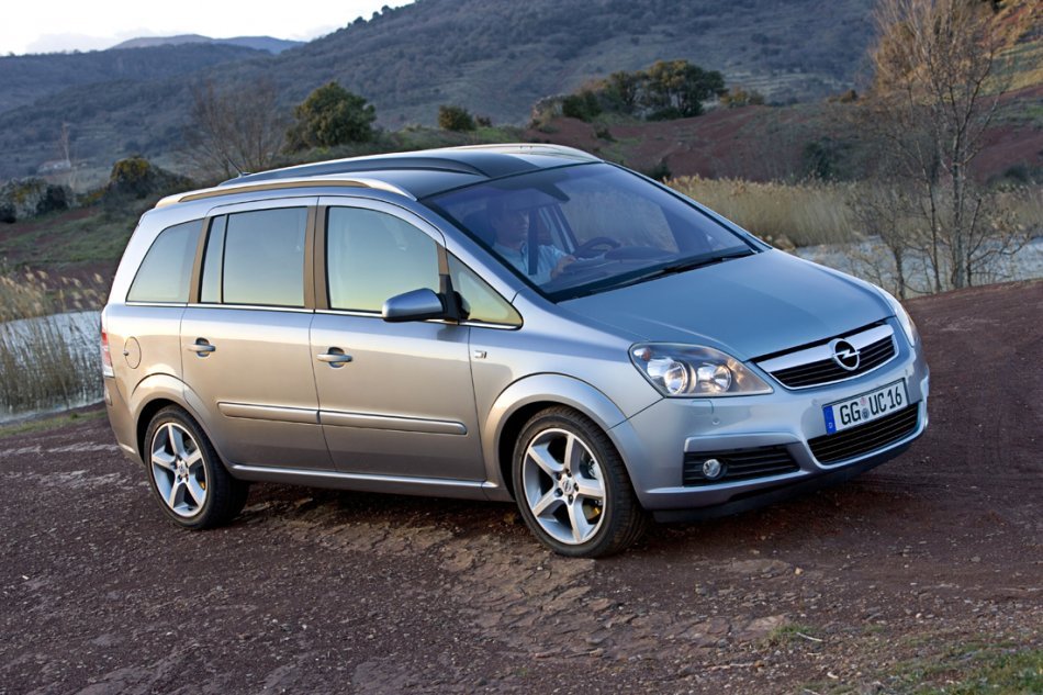 Автомобиль Opel Zafira Family