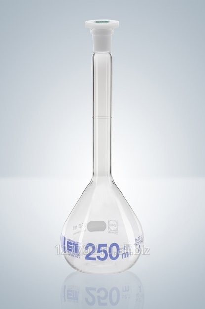Колба мерная Hirschmann 100 мл, класс A, светлое стекло, со шлифом NS 14/23 и пластиковой пробкой Артикул 2820181