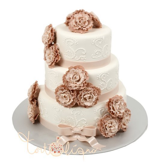 Свадебный торт классический с бантом и цветами №656