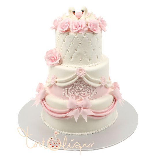 Свадебный торт два лебедя с цветами №665