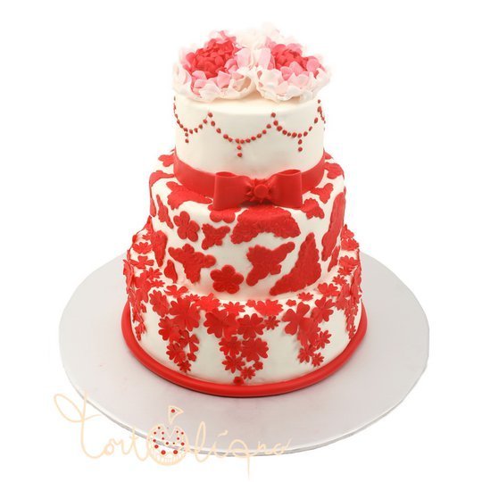 Свадебный торт с красными цветами на белом фоне №679