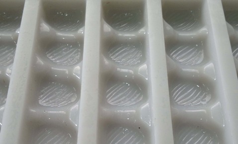Форма поликарбонатная для отливки шоколадных конфет с начинкой
