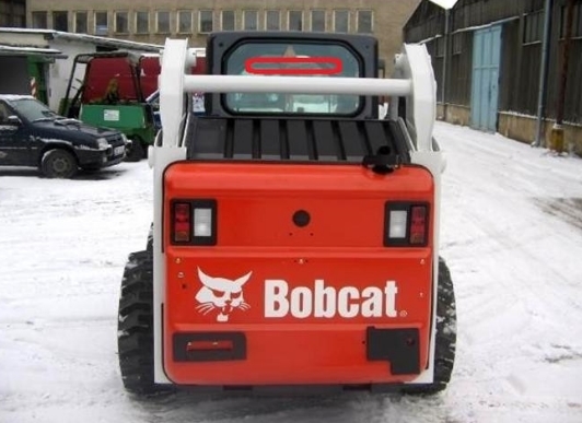 BOBCAT   S 130/150/160/  175/185/205/  250/300/330     заднее стекло  (закаленное)