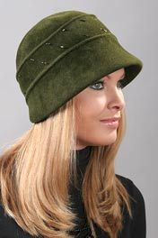 Женские шапки Wol'ff из чешского велюра зеленная
