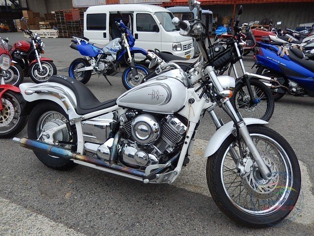 Мотоцикл  чоппер No. B4765 Yamaha DRAGSTAR 400