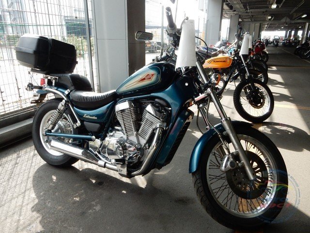 Мотоцикл  чоппер No. B5688 Suzuki INTRUDER 400