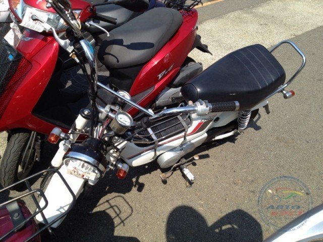Мотоцикл  дорожный No. B1722 Honda  CHALLY 50