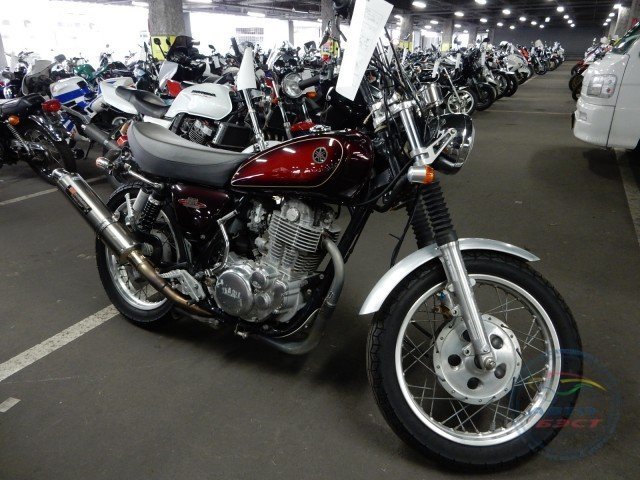 Мотоцикл  дорожный No. B5662 Yamaha SR400