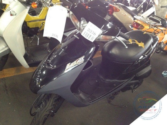 Мотоцикл  скутер No. B1642 Suzuki LETS 2