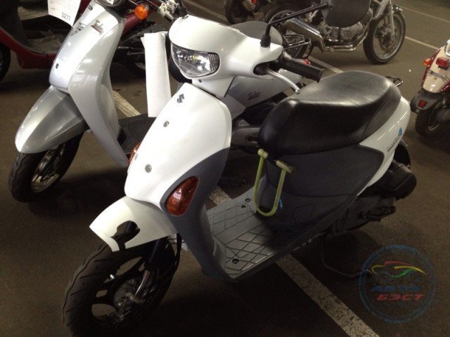 Мотоцикл  скутер No. B2652 Suzuki LETS 4