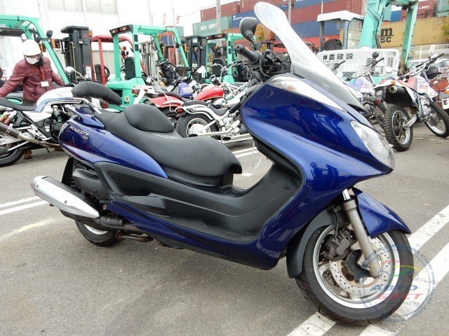 Мотоцикл  скутер No. B5720 Yamaha MAJESTY 400