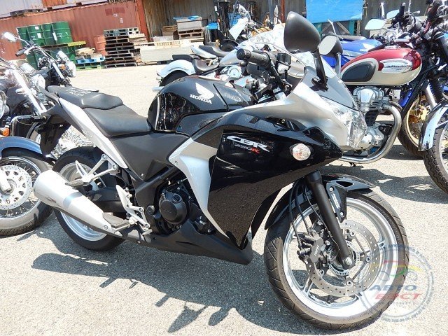 Мотоцикл  спортбайк No. B4558 Honda  CBR250R ABS