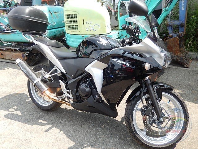 Мотоцикл  спортбайк No. B5031 Honda  CBR250R FI