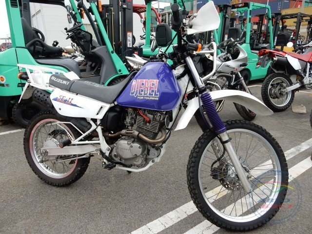 Мотоцикл  внедорожный No. B5729 Suzuki DJEBEL 200