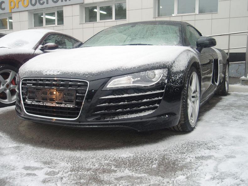 Автомобиль Audi R8