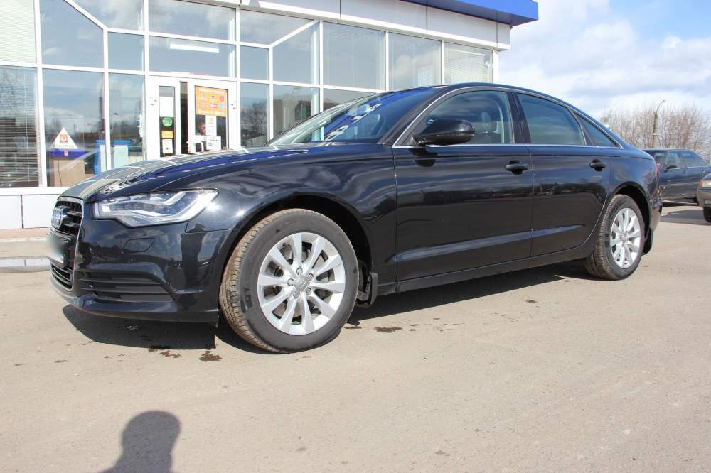 Автомобиль Audi A6