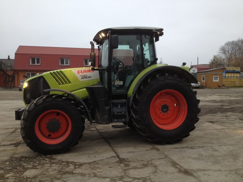 Колесный трактор CLAAS ARION 640  2014г