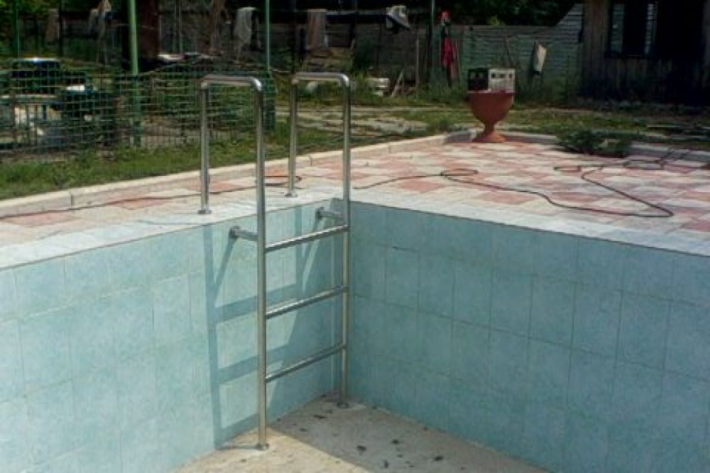 лестница для бассейна из нержавеющей стали
