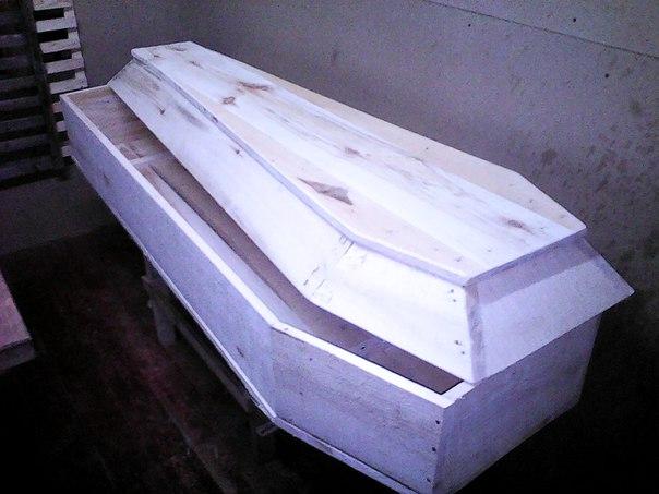 Из чего делают гробы. Гроб деревянный под обивку. Гроб из досок. Размер деревянного гроба. Заготовка гроба.