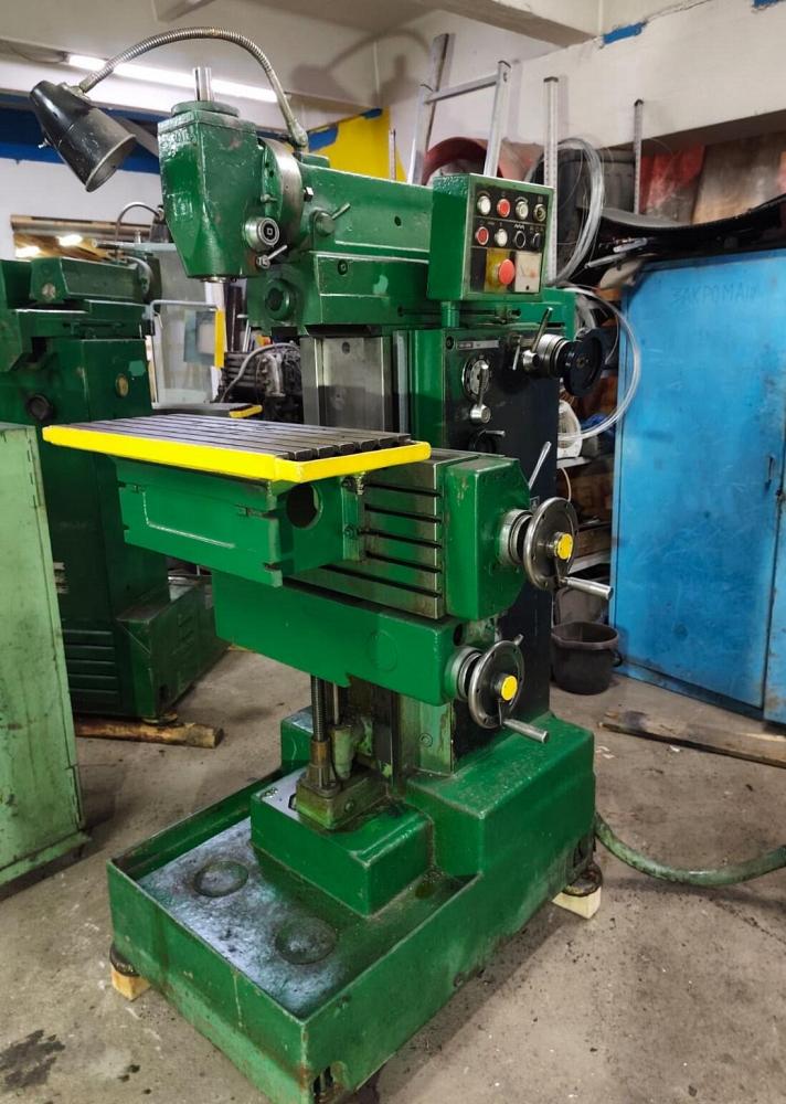 FN32 универсальный фрезерный станок FN32 универсальный фрезерный станок