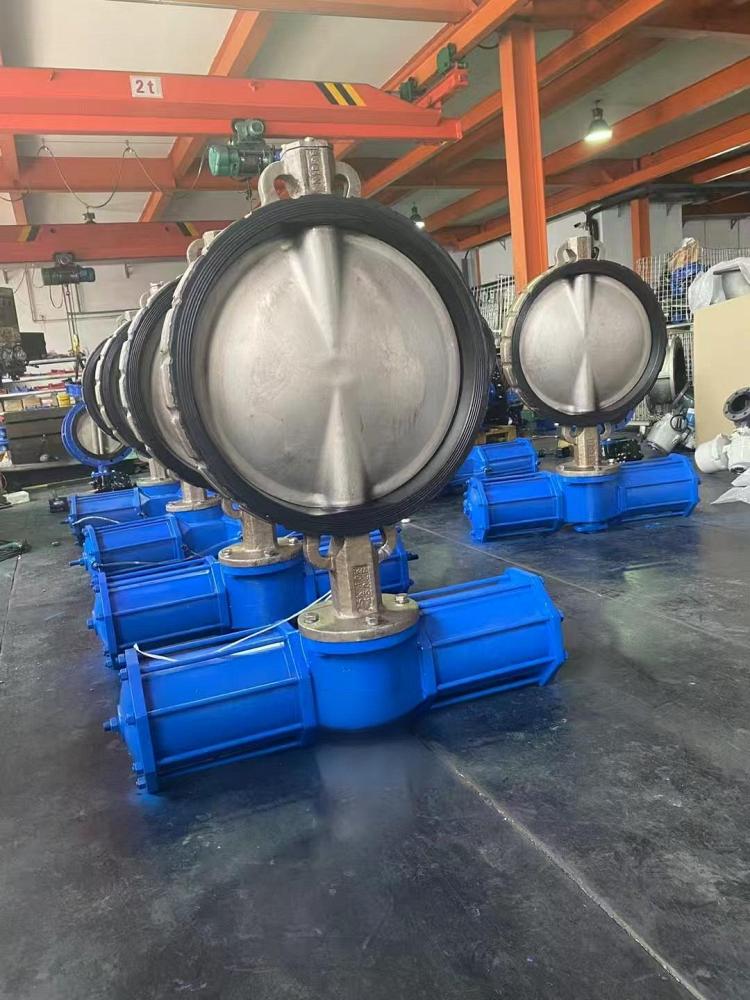 Затвор дисковый симметричный межфланцевый CF3M с пневмоприводом