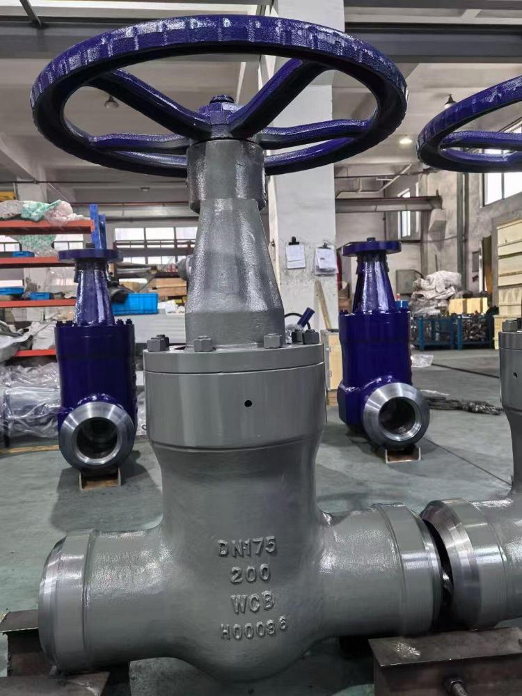 Поставляем вентили запорные фланцевые футерованные фторопластом из Китая