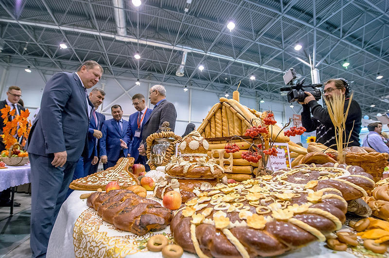 Выставка пищевой промышленности. Продовольственная выставка. Ярмарка пищевая индустрия. Пищевая промышленность дальнего Востока. Выставка продуктов питания.