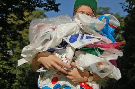 Роспотребнадзор предлагает запретить пластиковые пакеты