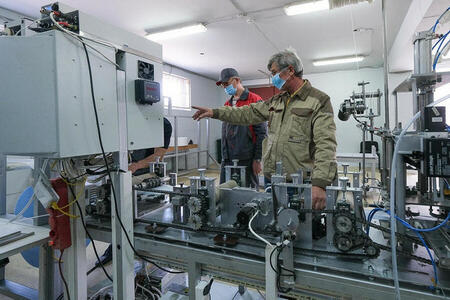 На Кубани разработали первую в России автоматическую линию по изготовлению медицинских масок