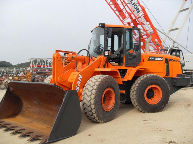 ФРОНТАЛЬНЫЙ ПОГРУЗЧИК DOOSAN DL250 2011 год