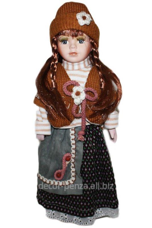 Кукла коллекционная  Вероника в коричневой жилетке и шапочке  40 см 848164