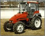 Трактор ВТЗ-2027 для предпосевной обработки почвы.