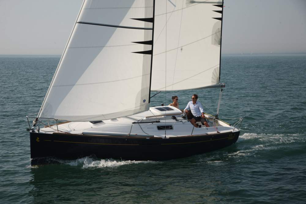 Парусные яхты Beneteau First 25 S