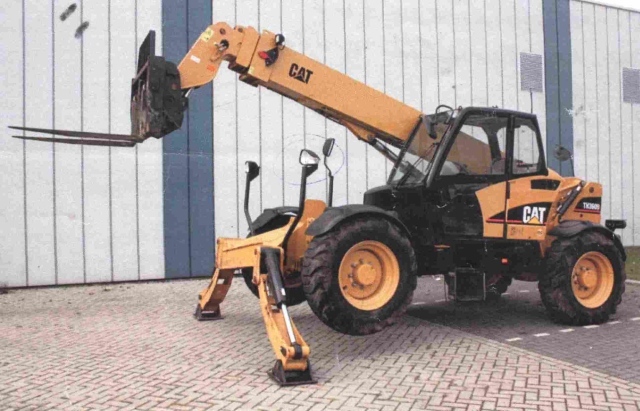 Автопогрузчик CATERPILLAR TH 360 B