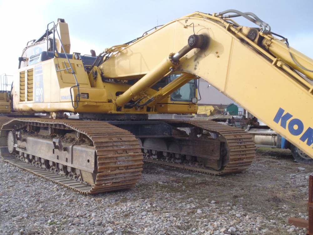 Экскаватор Komatsu PC600 LC-8