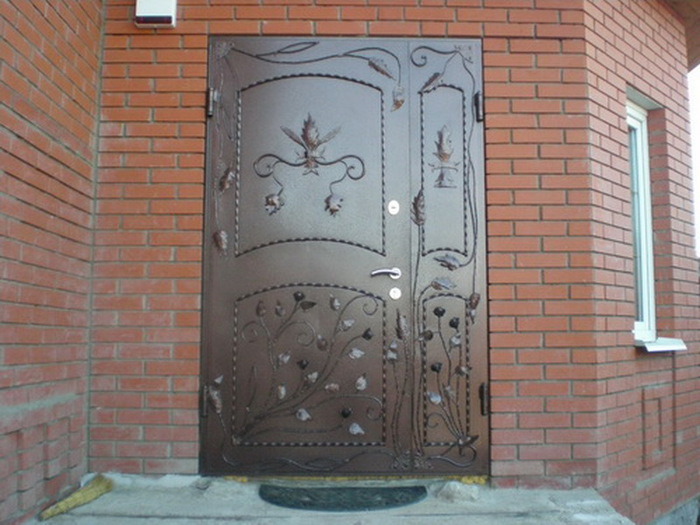 Двери кованые