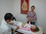 китайский доктор, диагностика ,иглоукалывание, массаж тела