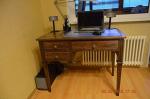 Деревянный письменный стол