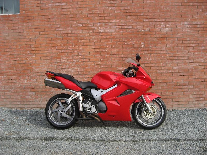 Мотоцикл Honda VFR800 INTERCEPTOR 2004 год Б/П