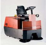 Аккумуляторная подметальная машина с сиденьем для оператора Factory Cat 48
