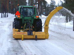 Sasnomac  навесное оборудование для расчистки территорий ото льда и снега.