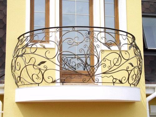 Кованые балконные и оконные ограждения из металла